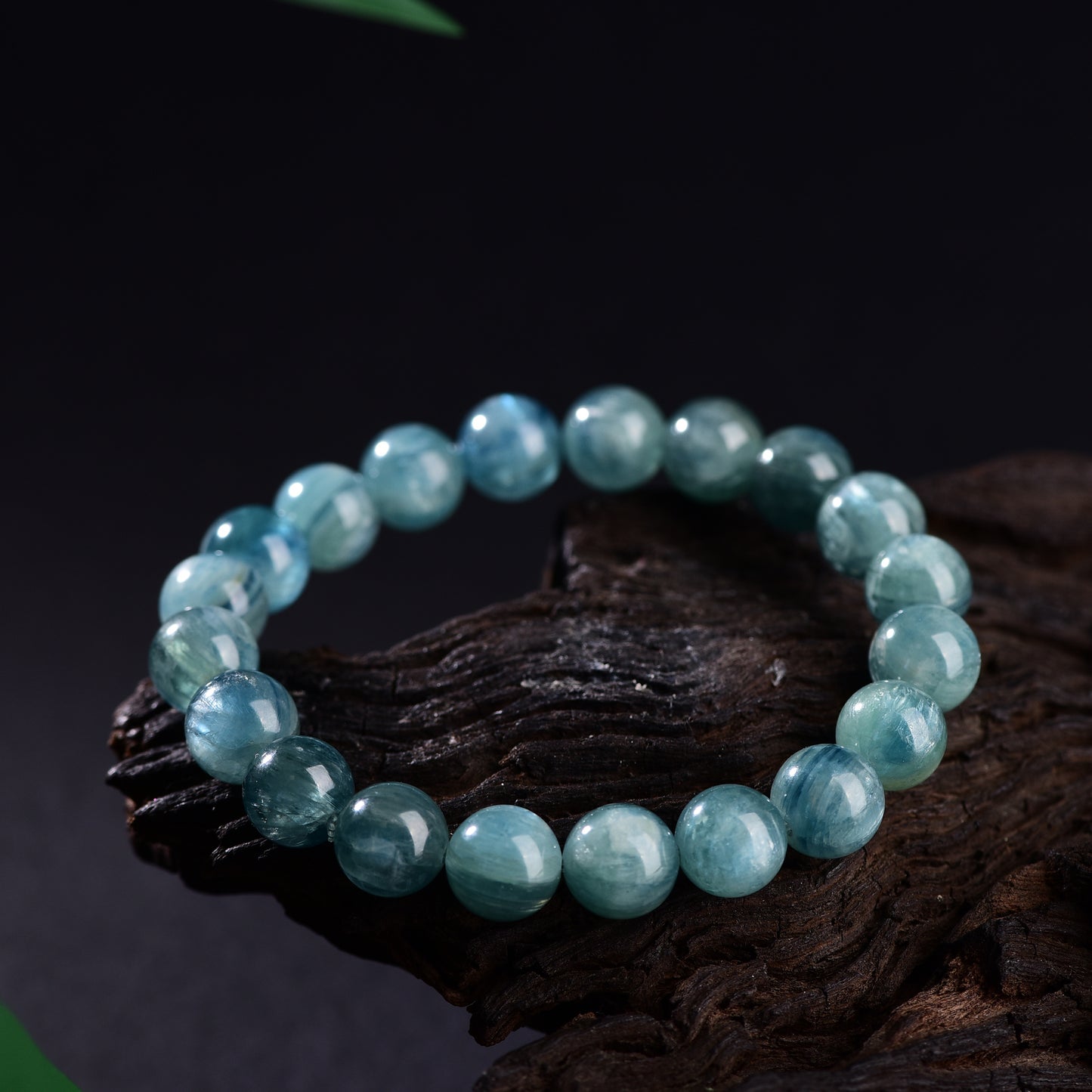 "Forest Vein" -Natural Green Kyanite Stretch Bracelet