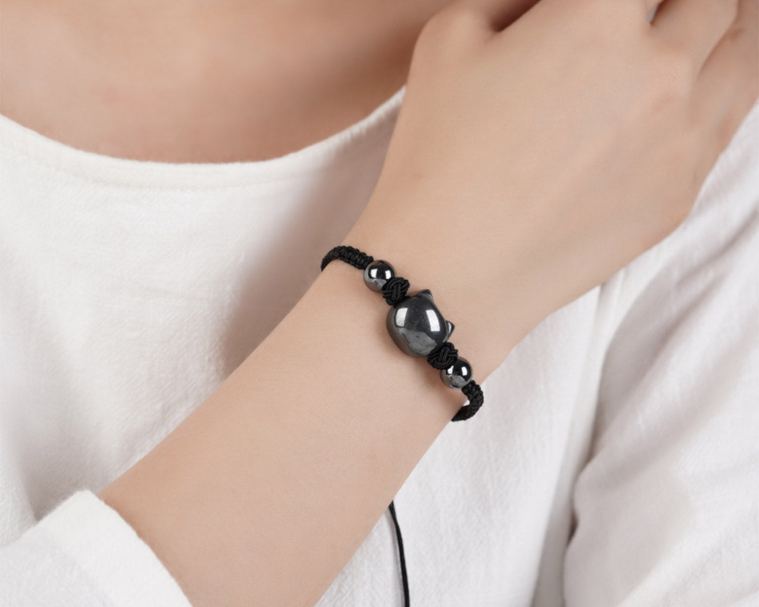 The Rise of Symbolic Jewelry in Everyday Fashion