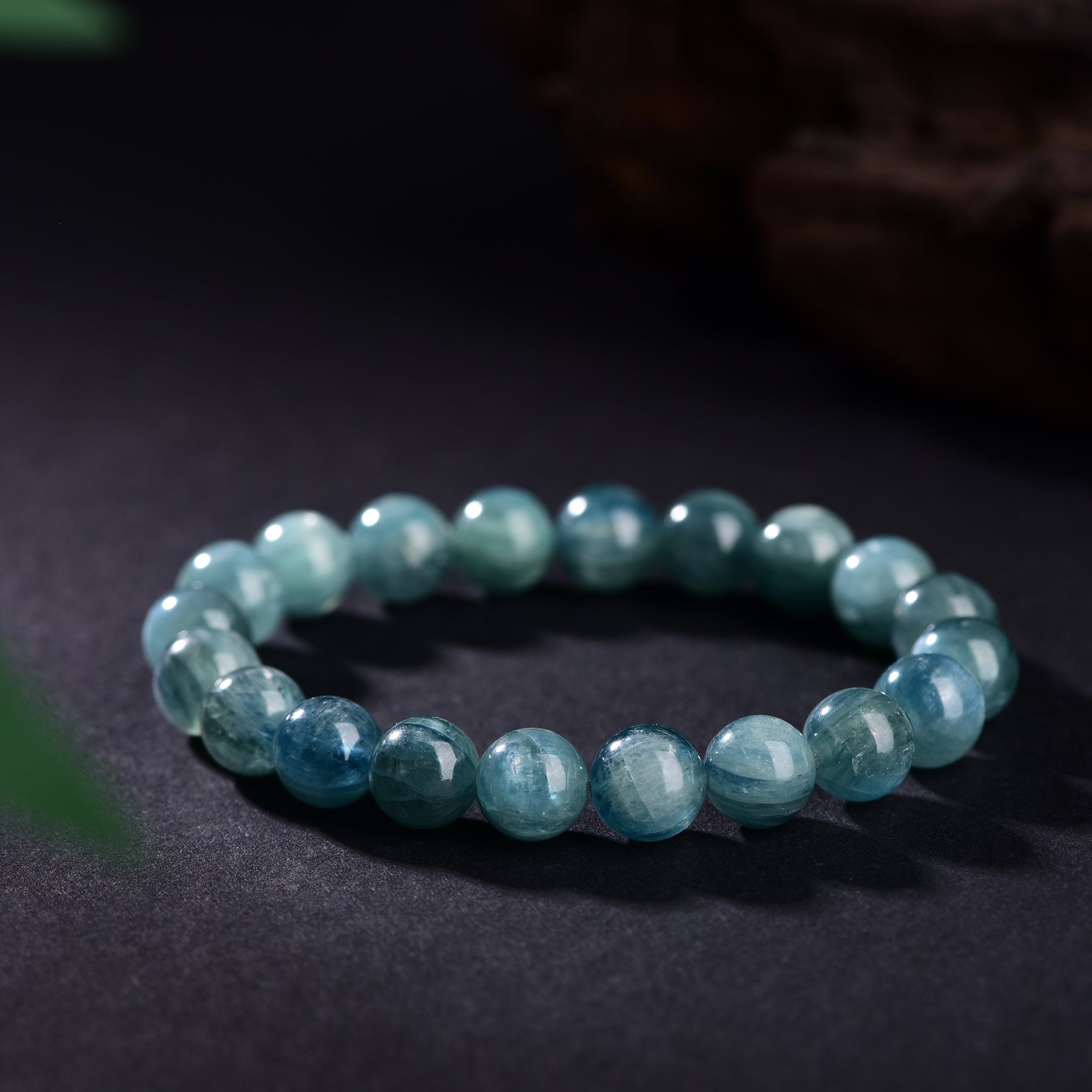 "Forest Vein" -Natural Green Kyanite Stretch Bracelet