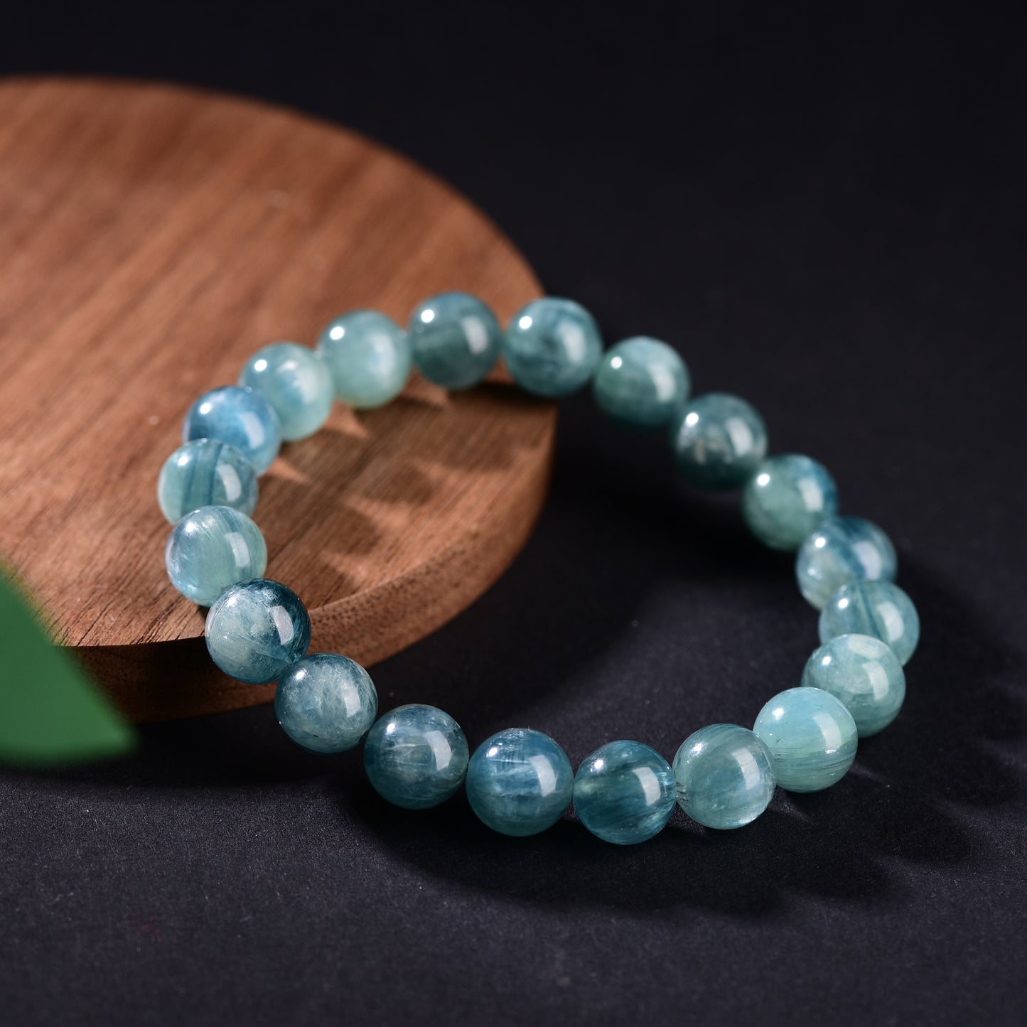 "Forest Vein" -Natural Green Kyanite Stretch Bracelet