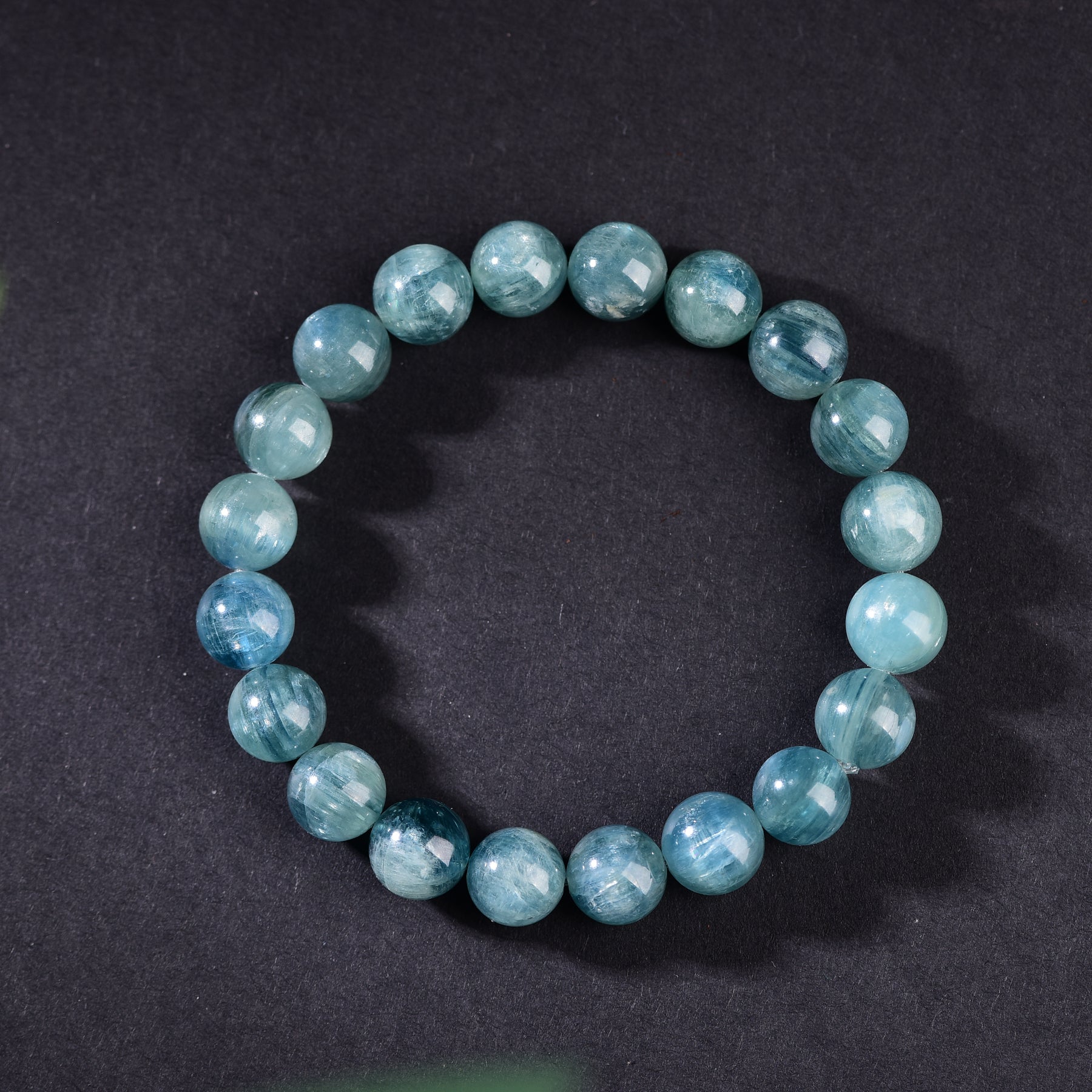 "Forest Vein" -Natural Green Kyanite Stretch Bracelet